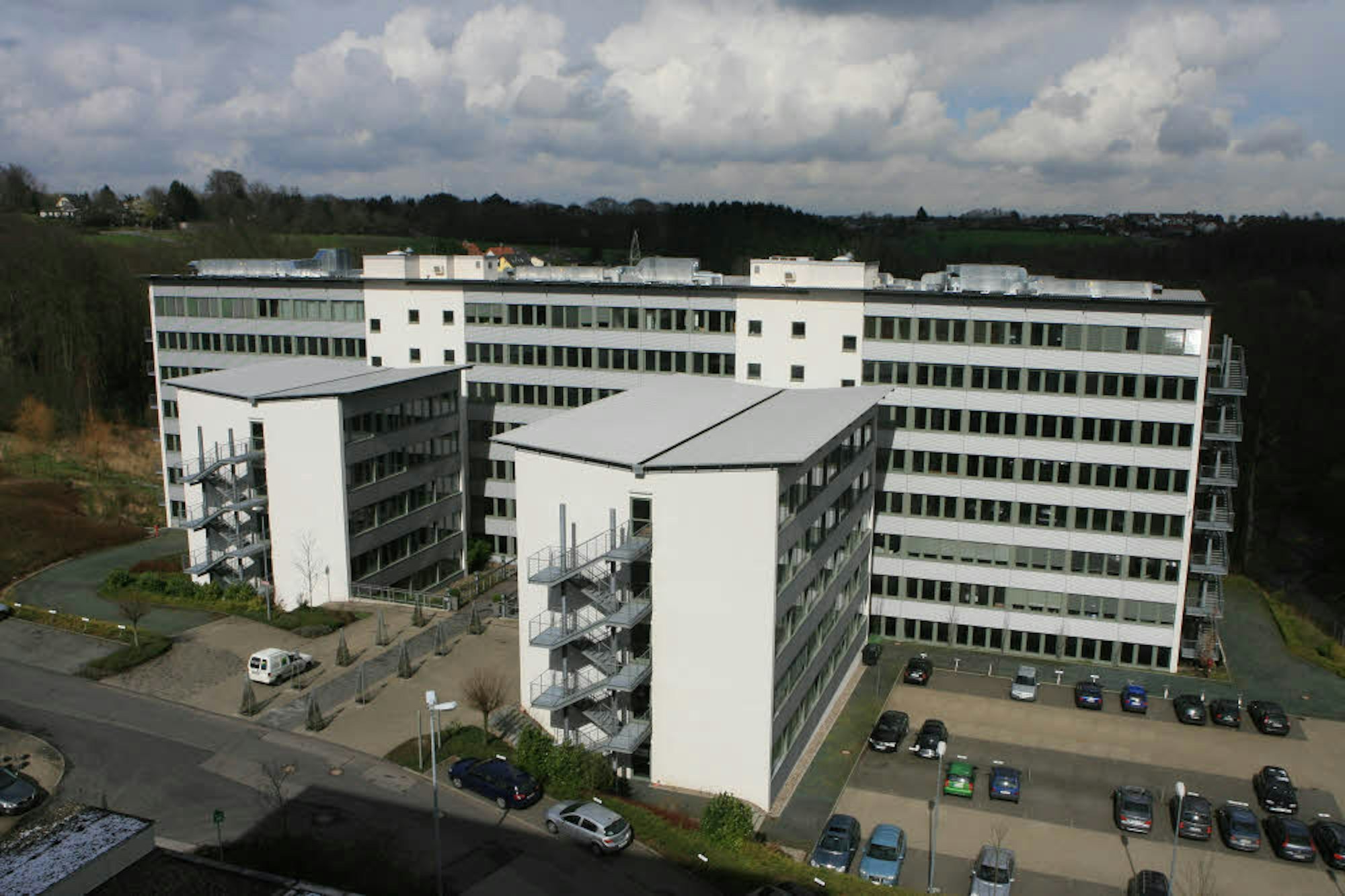 Klaus Traube war Technischer Geschäftsführer der Interatom. Dort befindet sich heute der Technologiepark Moitzfeld.