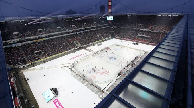 Winter Game in Köln: Das RheinEnergie-Stadion wird zur Heimspielstätte der Kölner Haie.