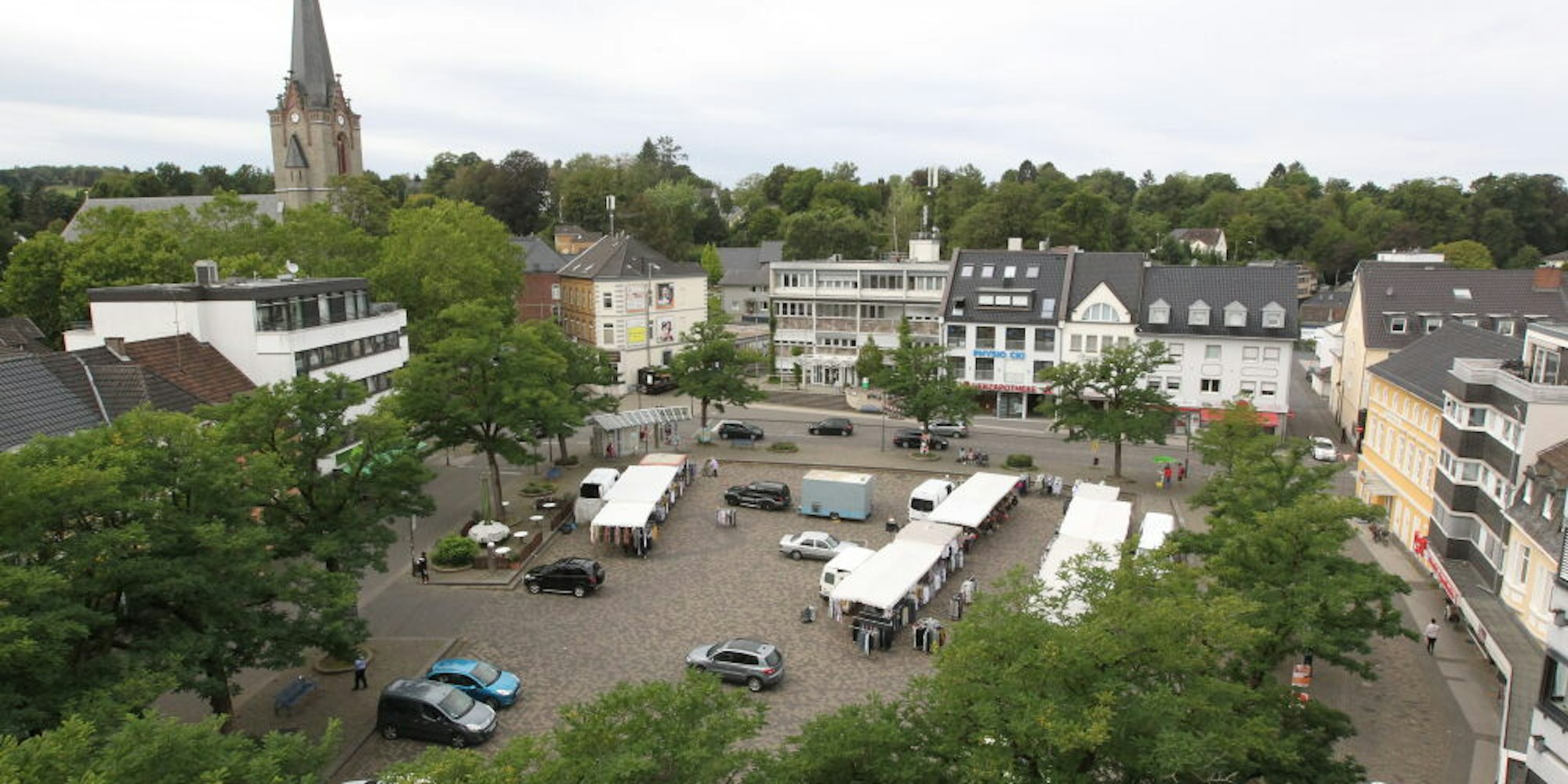 Marktplatzgestaltung und Rathausneubau, Sportstättensanierung und die Schaffung neuer Kitaplätze – In Eitorf warten viele Aufgaben.