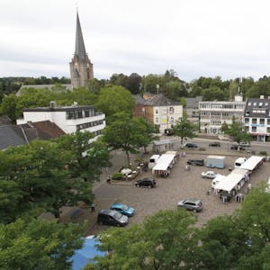 Marktplatzgestaltung und Rathausneubau, Sportstättensanierung und die Schaffung neuer Kitaplätze – In Eitorf warten viele Aufgaben.