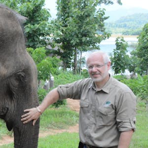 Theo Pagel in einer Elefantenschutzstation in Sri Lanka