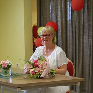 Im kleinen Kreis wurde Rektorin Doris Schmitz aus der Grundschule Niederseßmar verabschiedet.