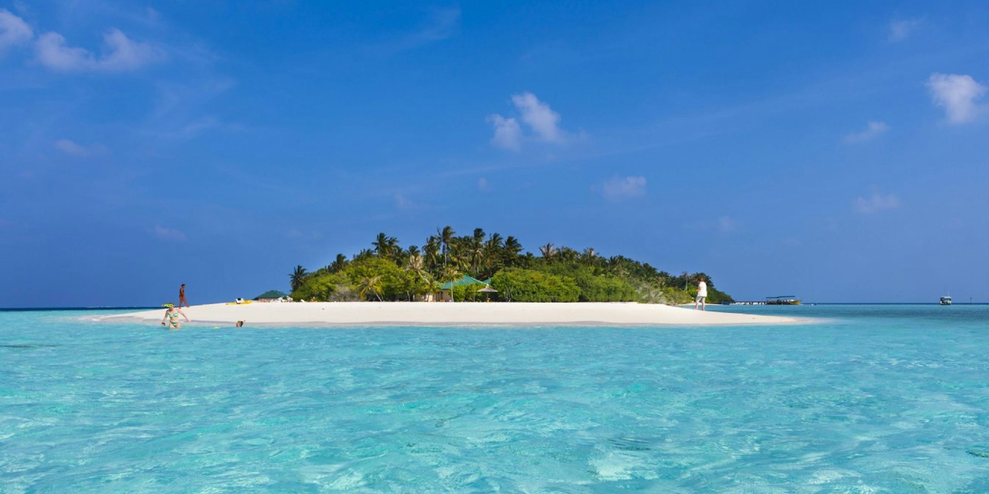 Die Malediven bestehen aus mehr als 1000 Inseln. Der höchste Punkt liegt nur 2,40 Meter über dem Meeresspiegel.