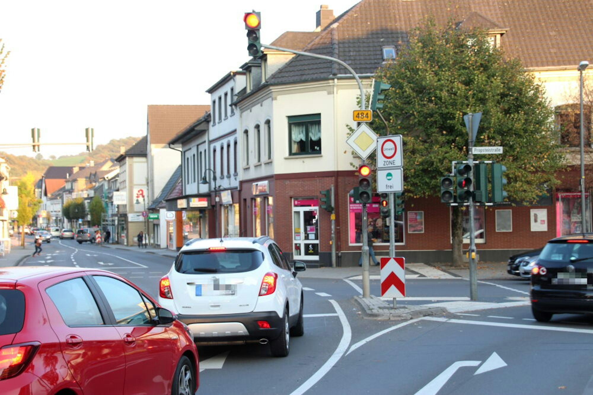 Ärgernis im Ortskern von Overath ist die Kreuzung Hauptstraße/Propsteistraße, wo sich der Verkehr staut.