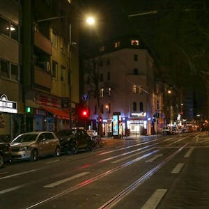 Leere Zülpicher Straße in Köln