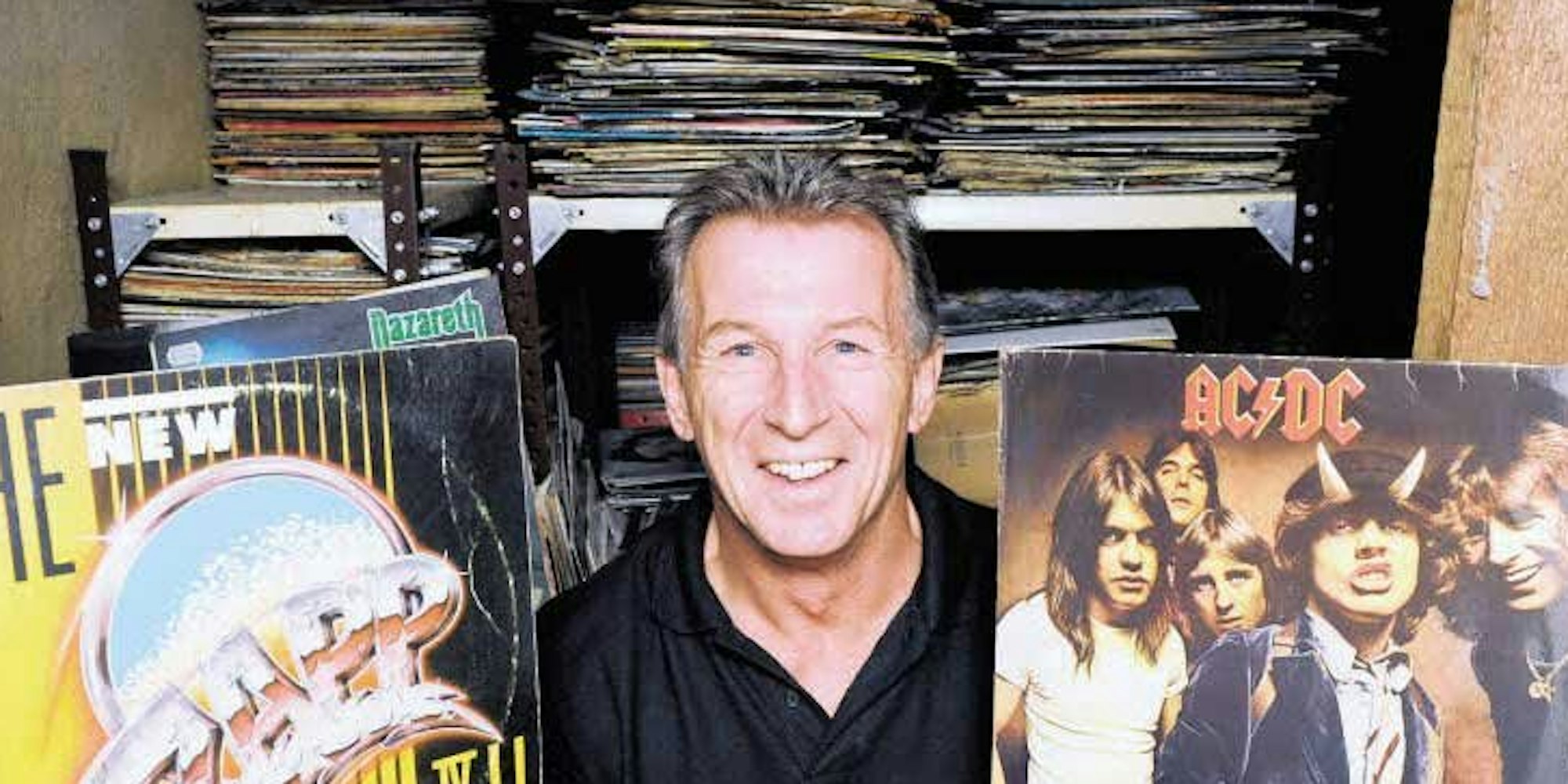 Hubert Klein im Plattenkeller mit 14000 Scheiben, darunter Elektro- Funk von „Zapp“ und Hardrock-Klassiker wie „AC/DC“.