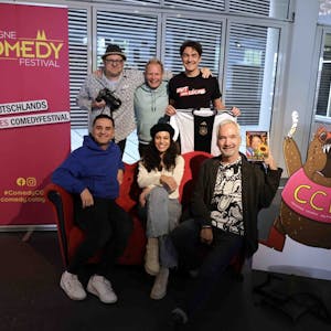 Diese Comedians freuen sich auf das Cologne Comedy Festival: Robbi Pawlik, Peter Loehmann, Matze Knop (oben v.l.), Özcan Cosar, Lisandra Bardel und Klaus Vincon (unten v.l.).