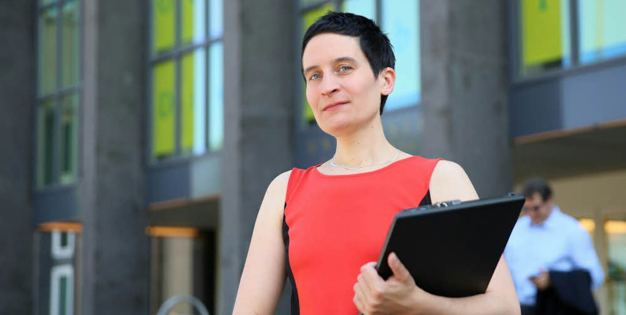 Christine Paul fordert mehr feste Stellen für Mitarbeiter an der Universität Köln.