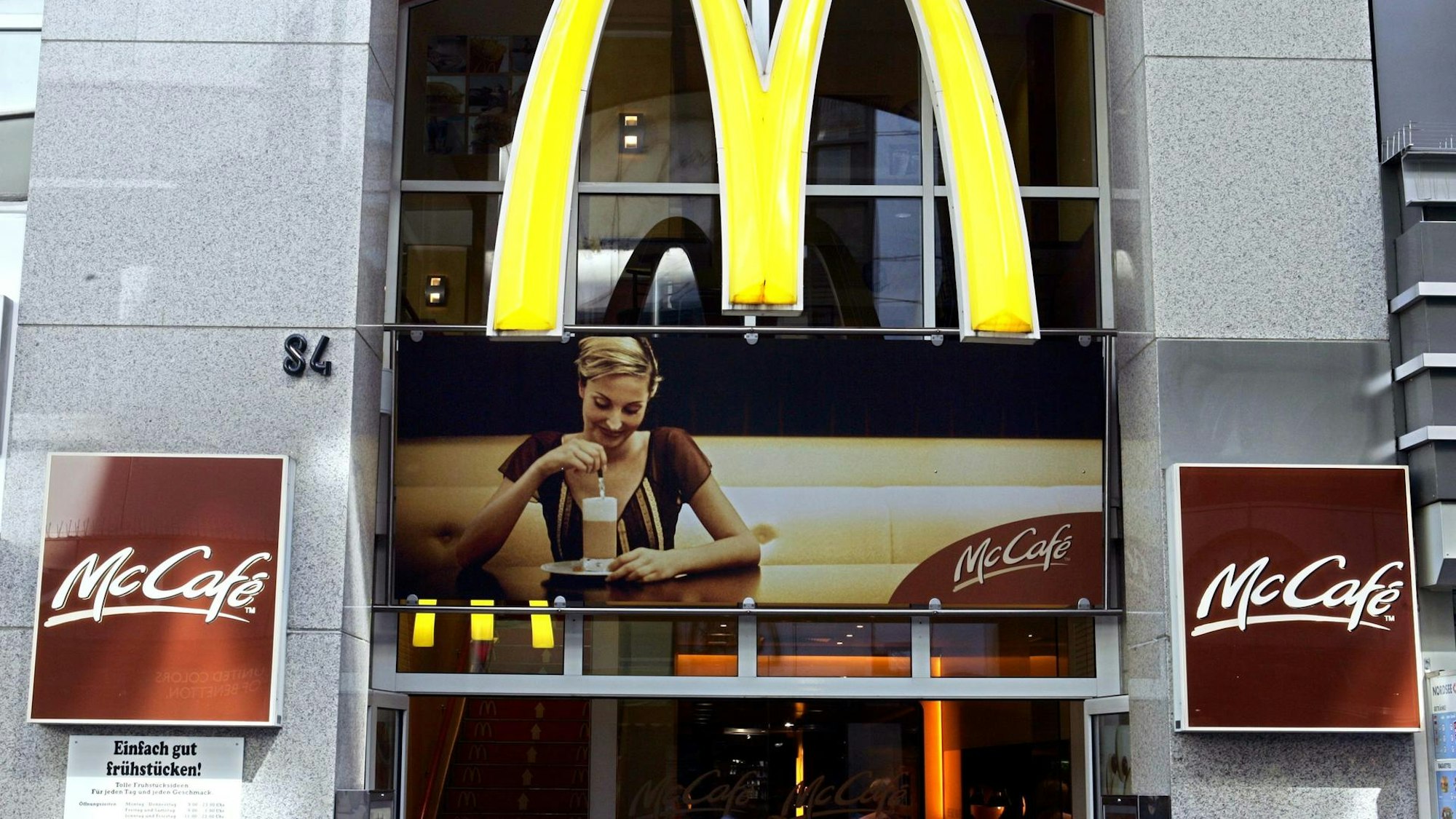 McDonald's-Filiale auf der Hohe Straße. Sie wurde 2014 wieder geschlossen.