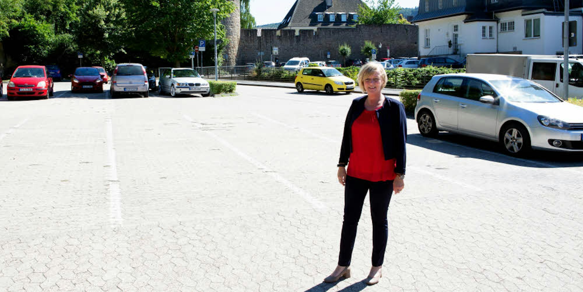Geht davon aus, dass man im Jahr 2022 in Bad Münstereifel wieder einen ausgeglichenen Haushalt vorweisen kann: Bürgermeisterin Sabine Preiser-Marian.