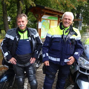 Mit dem Provida-Video-Motorrad jagen Volker Heinen und Richard Krüger im Team zu schnelle und zu laute Biker.