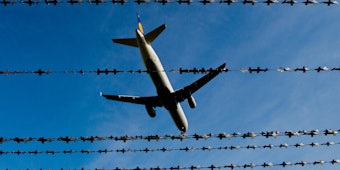 Flugzeug Abschiebung Symbolbild