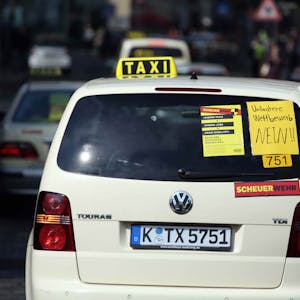 Als „Scheuer-Wehr“ streikten Taxifahrer schon vor dem Uber-Start gegen Pläne des Verkehrsministers.