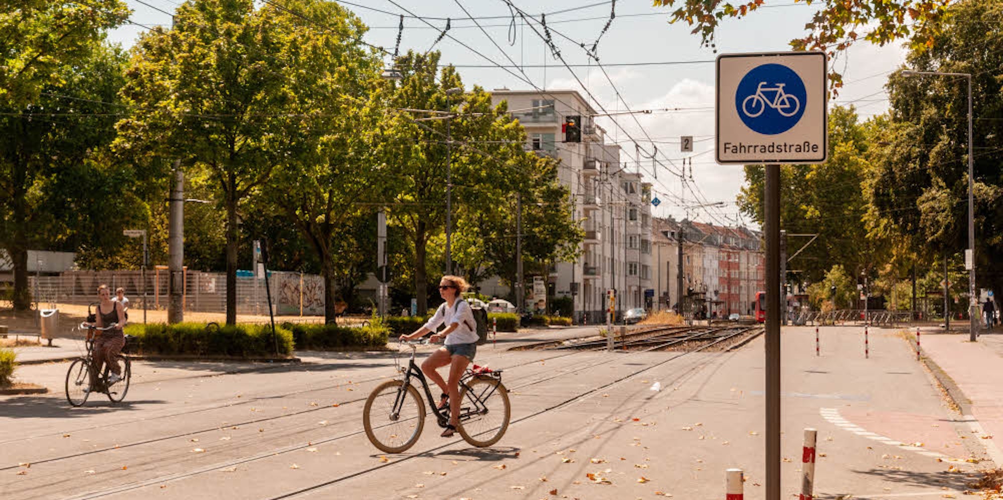 Vorfahrt für Radfahrer: Auf einem kurzen Stück der Zülpicher Straße dürfen nun nur noch Radler fahren.