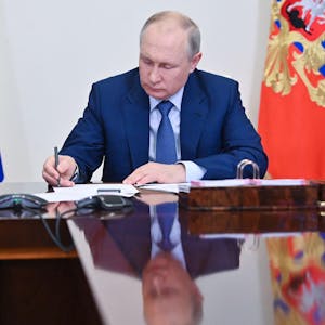 Putin am Schreibtisch