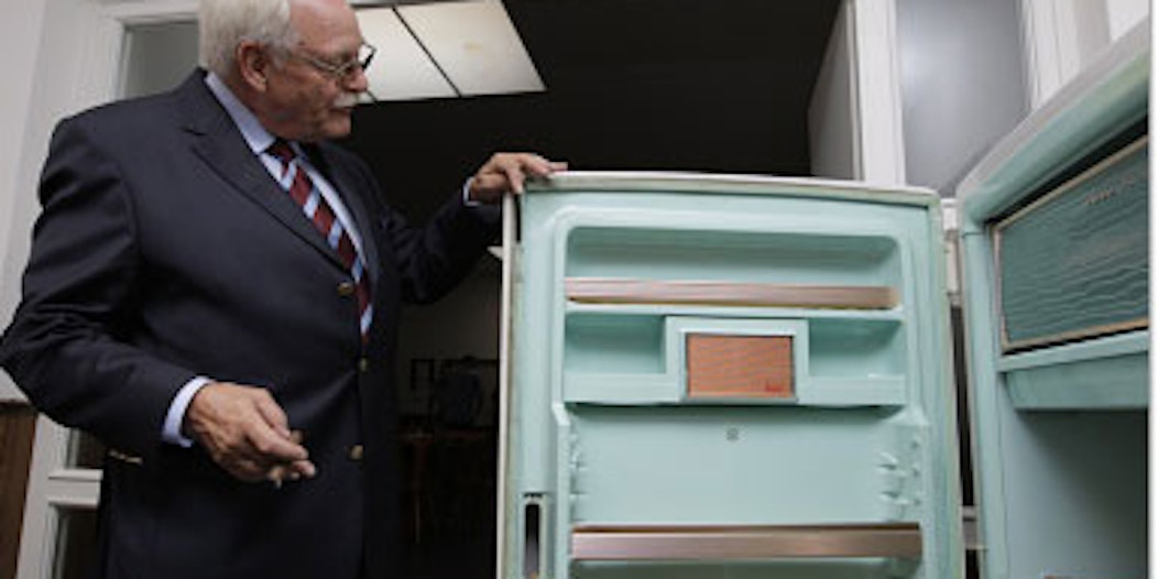 An diesem Kühlschrank hat einst der Vater von Horst Baermann einem Hersteller in den USA erklärt, was das Magnetband in der Dichtung bewirkt.
