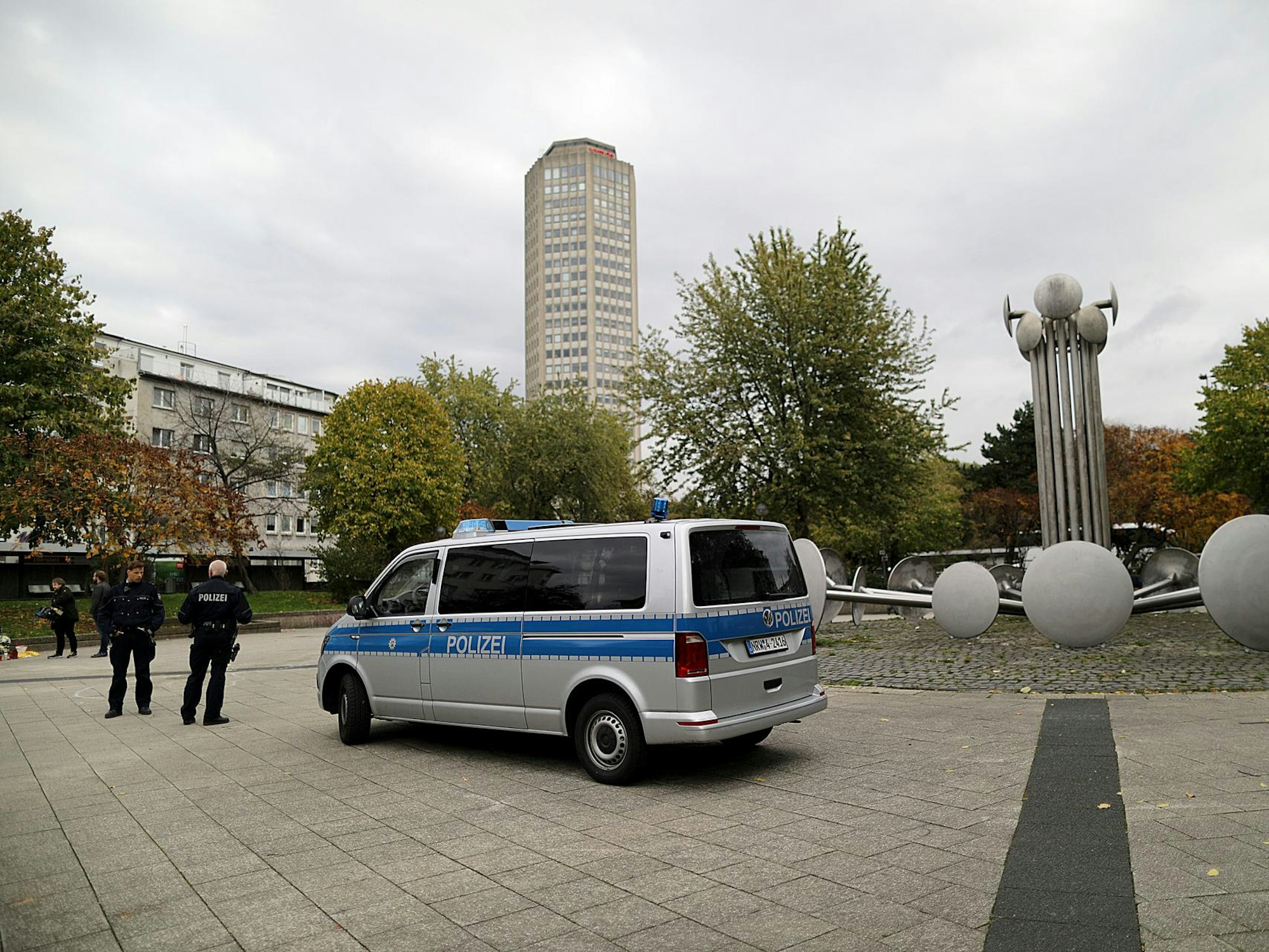 Auf dem Ebertplatz in Köln (hier ein Symbolbild) ist ein 16 Jahre alter Junge schwer verletzt aufgefunden worden.