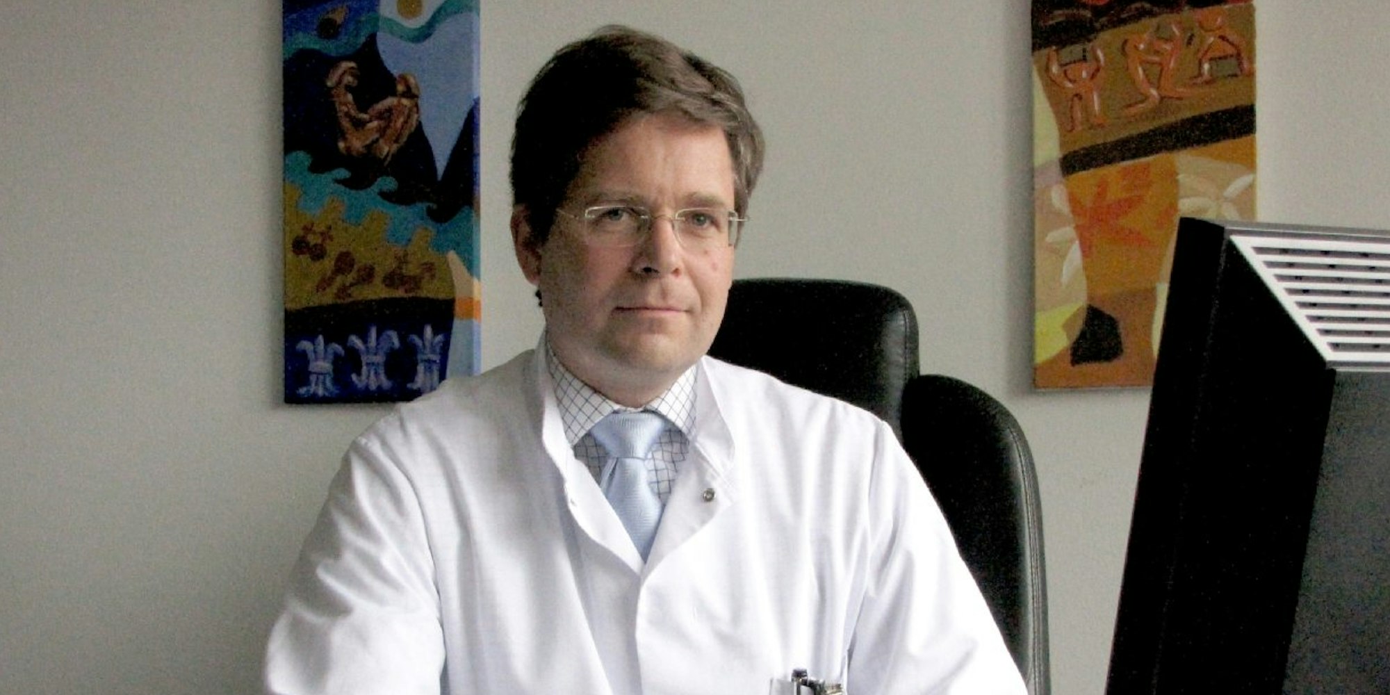 Professor Wolfgang Holtmeier ist Chefarzt für Gastroenterologie, Innere Medizin und Diabetologie in Porz.