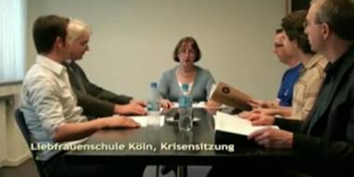 „Krisensitzung“: Schulleiterin Ingrid Schulten-Willius ist der Film mittlerweile peinlich.