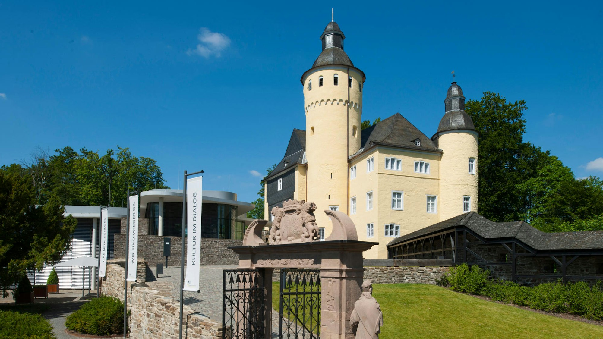 Romantisch liegt Schloss Homburg im Oberbergischen Kreis.