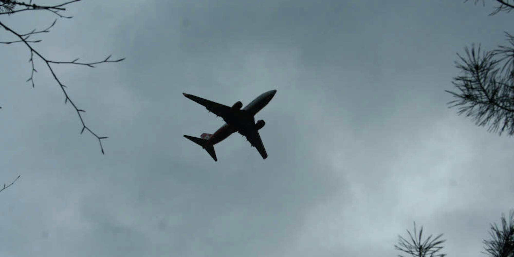 Viele Flugzeuge am Himmel bedeuten mehr Umsatz für den Flughafen, aber auch mehr Geräusche für die Menschen.