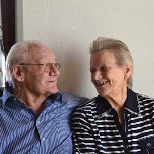 Seit 65 Jahren ein eingespieltes Ehepaar: Die Bad Münstereifeler Urgesteine Peter und Alice Hack feiern ihr eisernes Ehejubiläum.