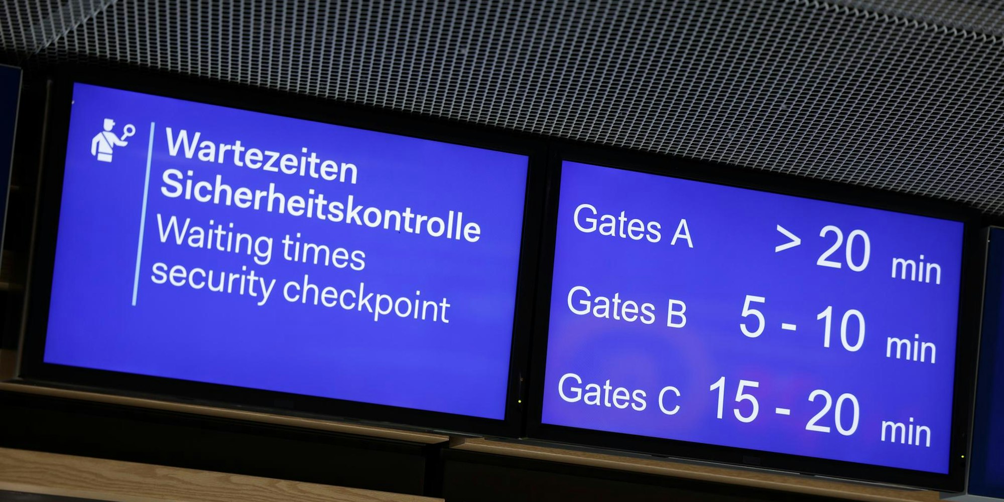 Flughafen Düsseldorf Anzeige
