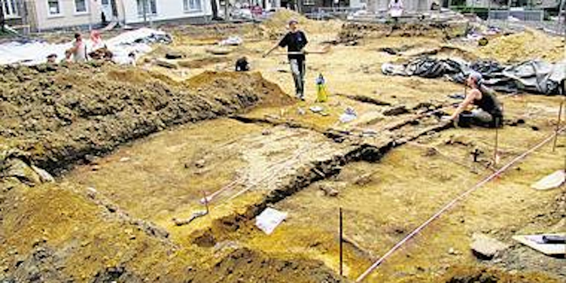 Rund 50 Gräber aus spätrömischer und fränkischer Zeit wurden vom Grabungsteam entdeckt, darunter auch drei Sarkophage. (Bild: Sprothen)