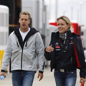 Immer an der Rennstrecke an der Seite von Sebastian Vettel: Britta Röske studierte BWL, bevor sie in der Formel 1 landete.