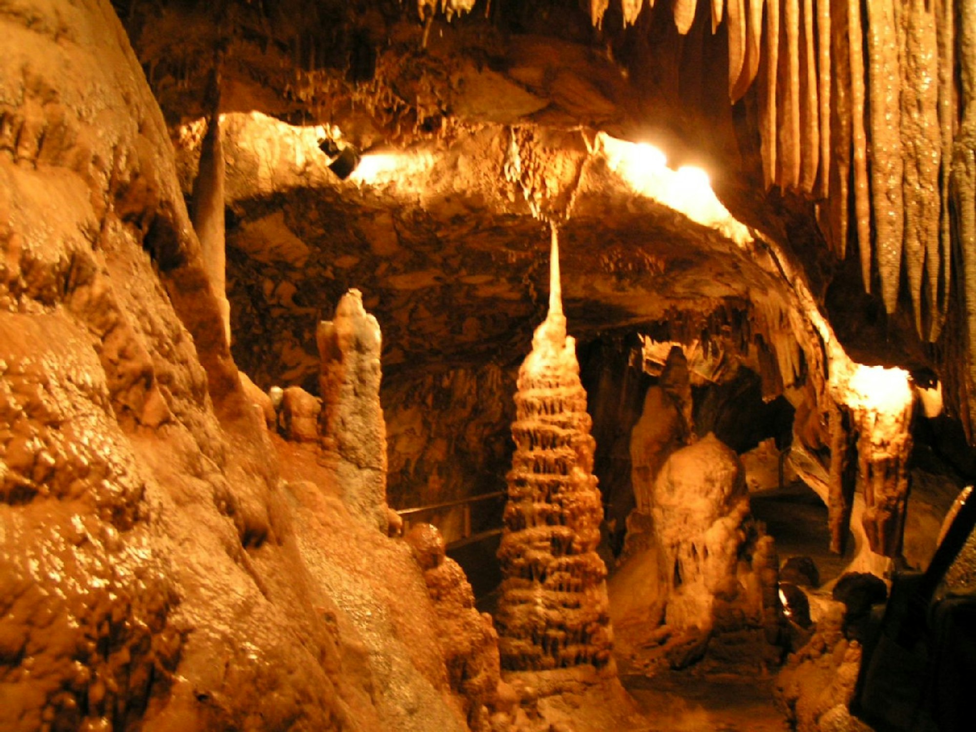 Die Dechenhöhle ist Teil eines insgesamt über 20 km langen Höhlensystems.