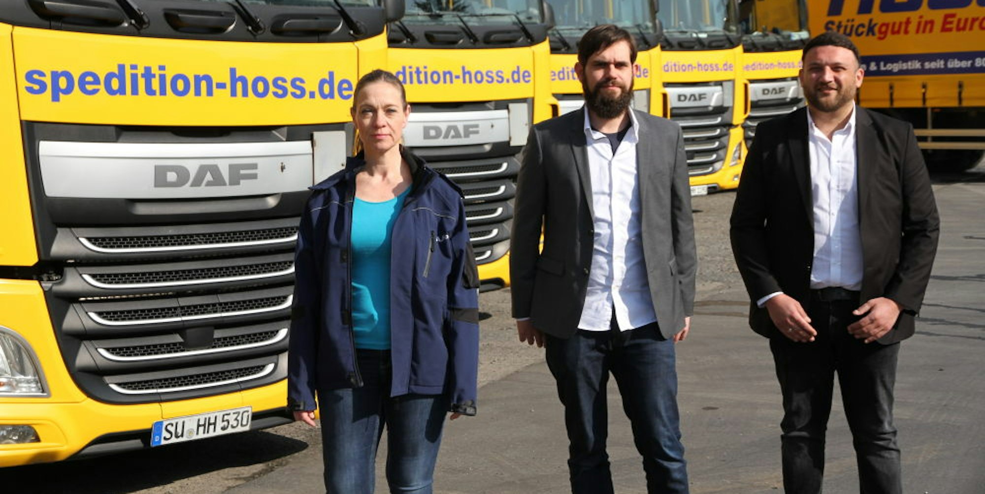 Die Gesellschafter Ariane Hoss, Alexander Hoss und Speditionsleiter Muhammed Türker führen das Familienunternehmen.