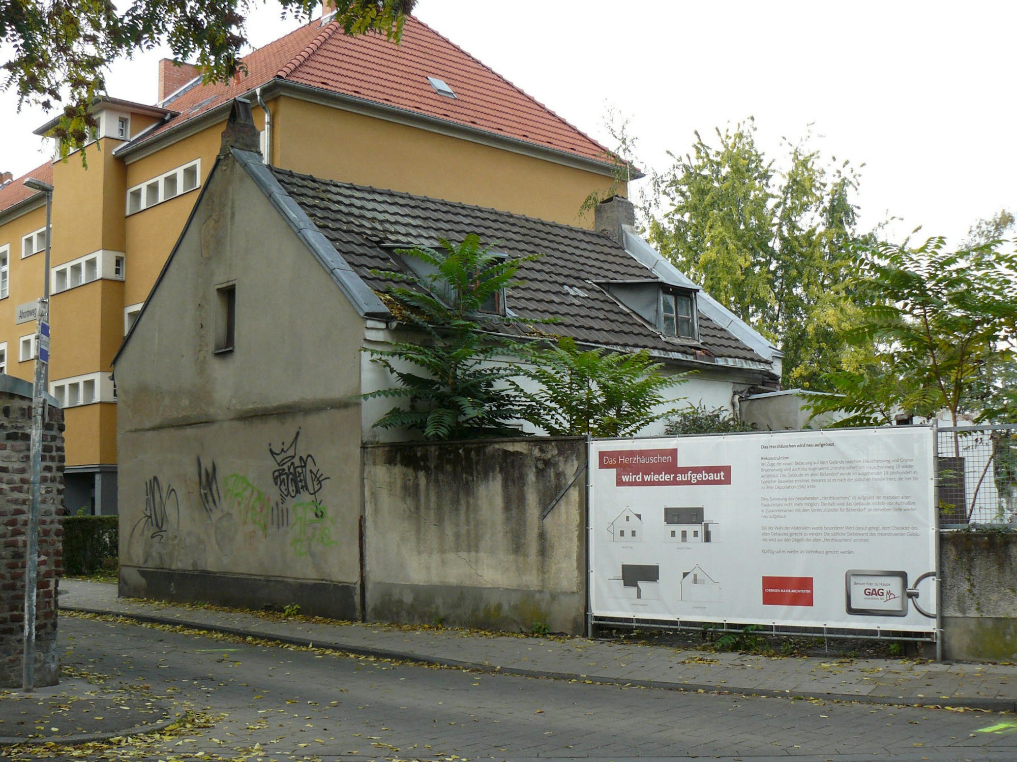 Das ehemalige Arbeiterwohnhaus an der Ecke Ahornweg/Häuschensweg wird bald abgebrochen.