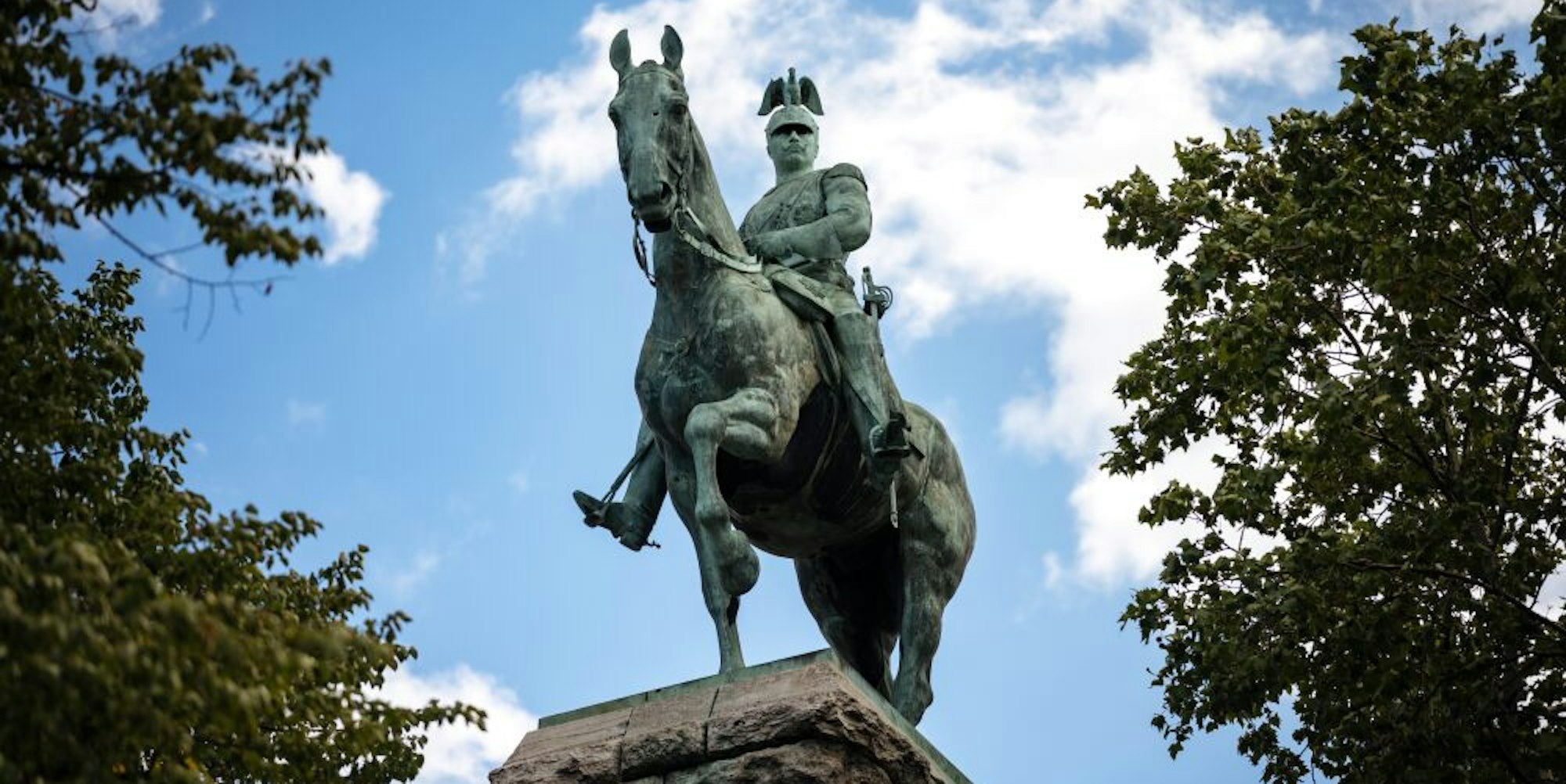 Das Denkmal Kaiser Wilhelm II. am Rhein: Nach seiner Abdankung spaltete er die Gesellschaft auch in Köln.