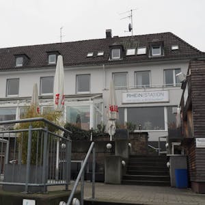 Die Rheinstation wird vorerst nicht neuen Wohnungen weichen müssen.