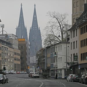 Dom Köln menschenleer