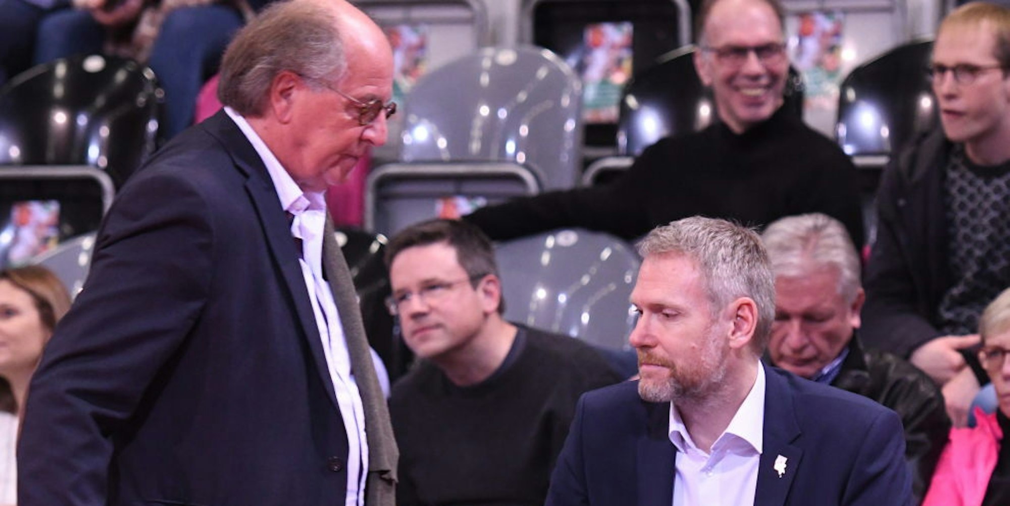 Für die Baskets ist die Saison beendet. Damit haben Präsident Wolfgang Wiedlich (l.) und Sportmanager Michael Wichterich wenigstens Planungssicherheit für die alte Saison.