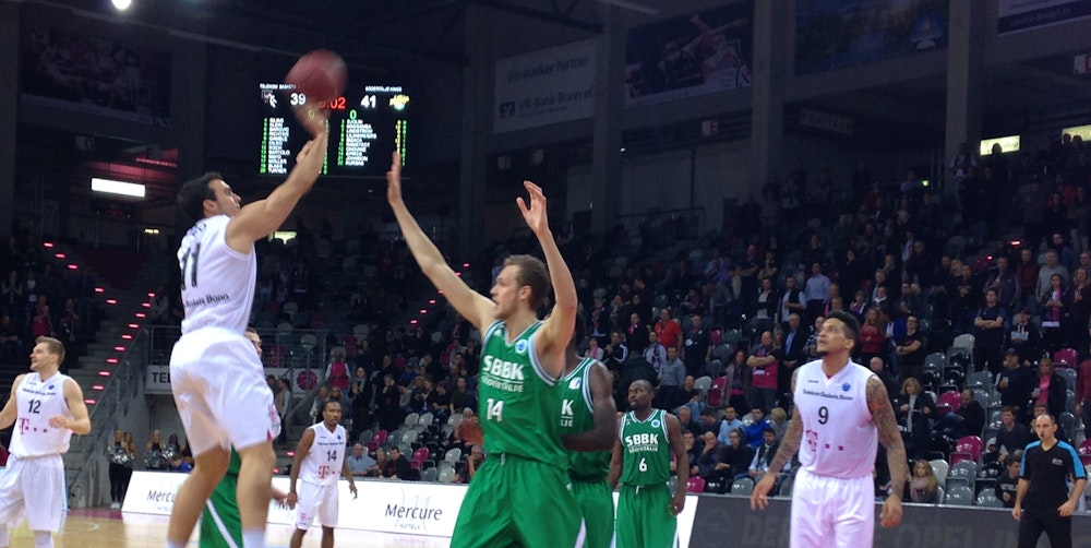 Baskets-Aufbauspieler T.J. DiLeo erzielte gegen die Södertälje Kings vier Punkte und sieben Assists
