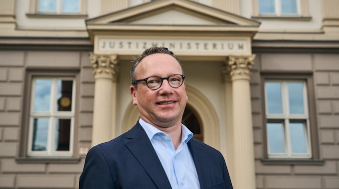 Stammt aus einer Juristenfamilie und leitet seit Kurzem das NRW-Justizressort: Benjamin Limbach.