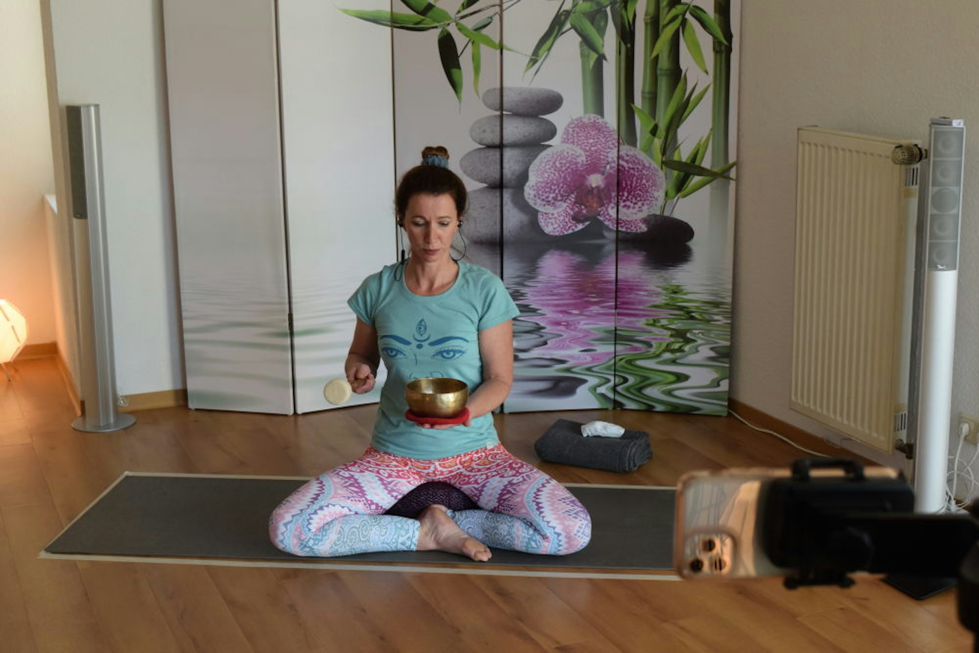 Yoga im Livestream bietet Anke Marenbach weiterhin an.