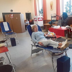 Gertrud Radtke (70) spendet zum 53. Mal Blut beim Roten Kreuz.