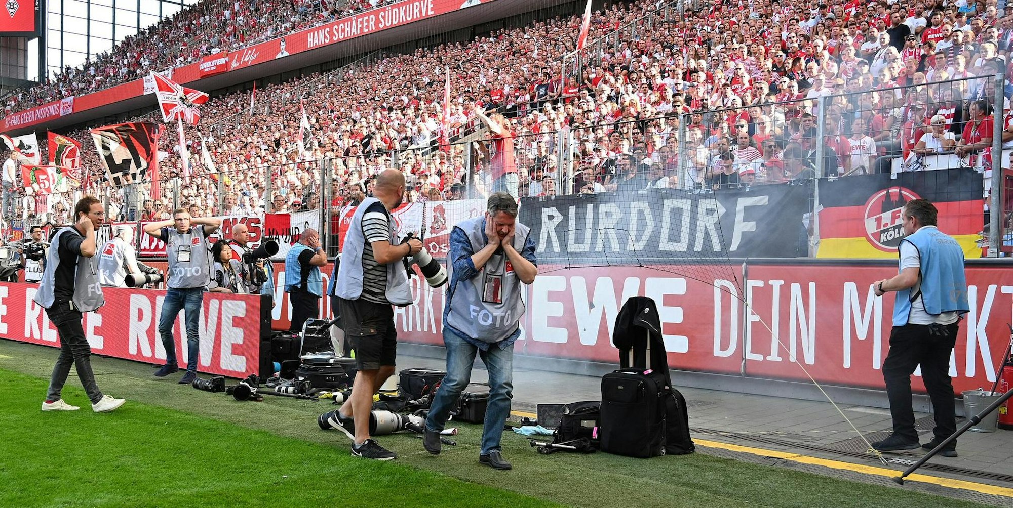 1. FC Köln: Böller-Attacke