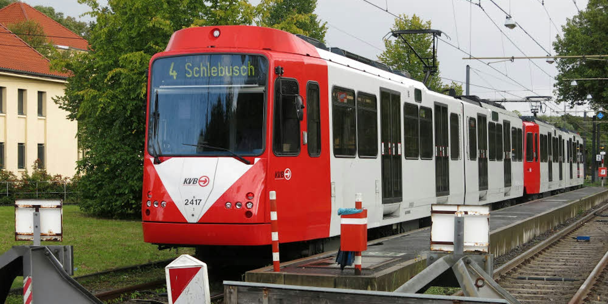 Die Linie 4 der KVB soll nach Wunsch der Politik in Odenthal oder zumindest im benachbarten Schildgen halten.