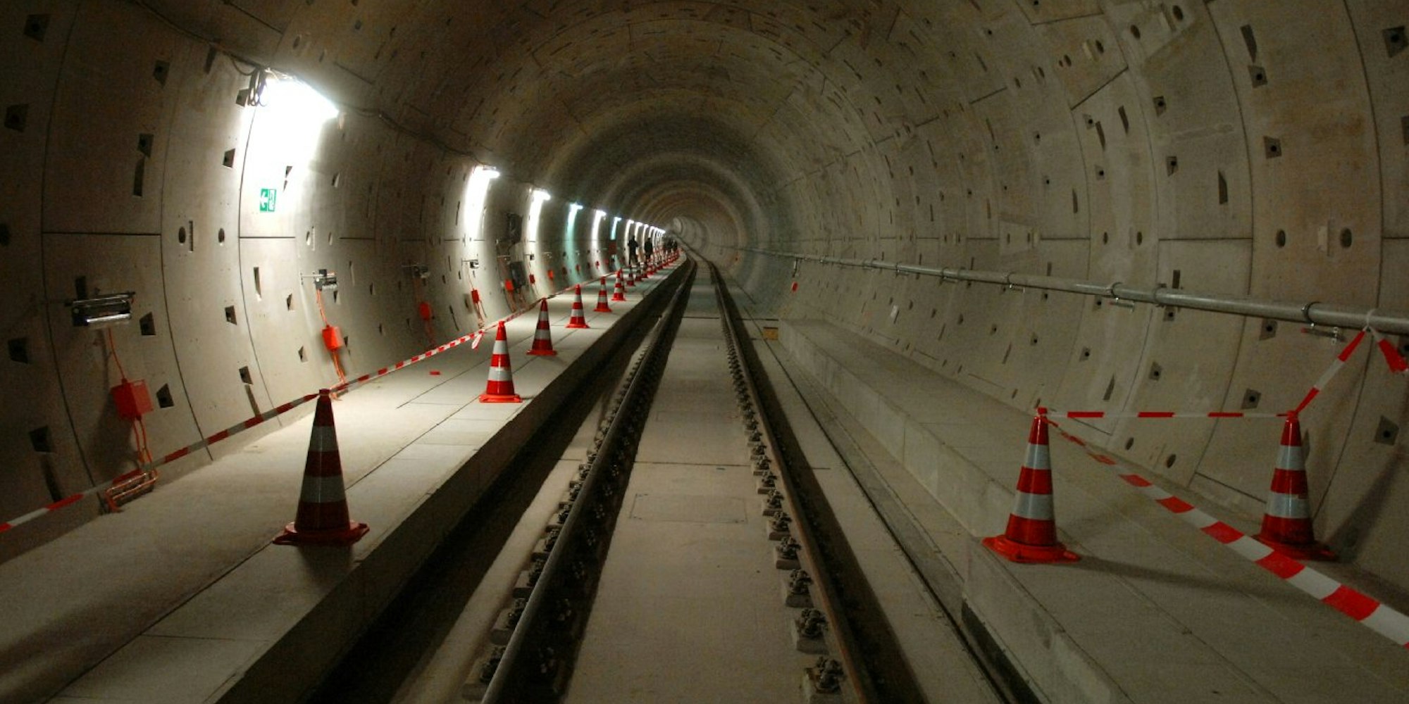Der Tunnel der Nord-Süd-Stadtbahn zwischen Bonner Wall und Chlodwigplatz.