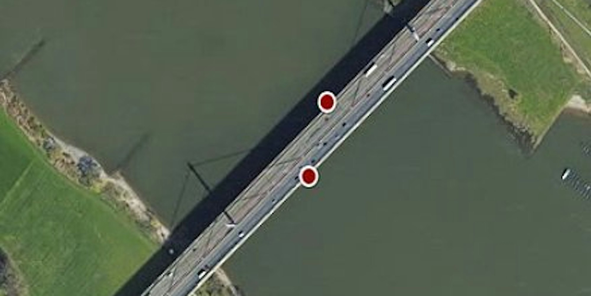 An diesen Stellen (in beide Fahrtrichtungen) stehen insgesamt 24 Blitzer auf der Leverkusener Rheinbrücke.
