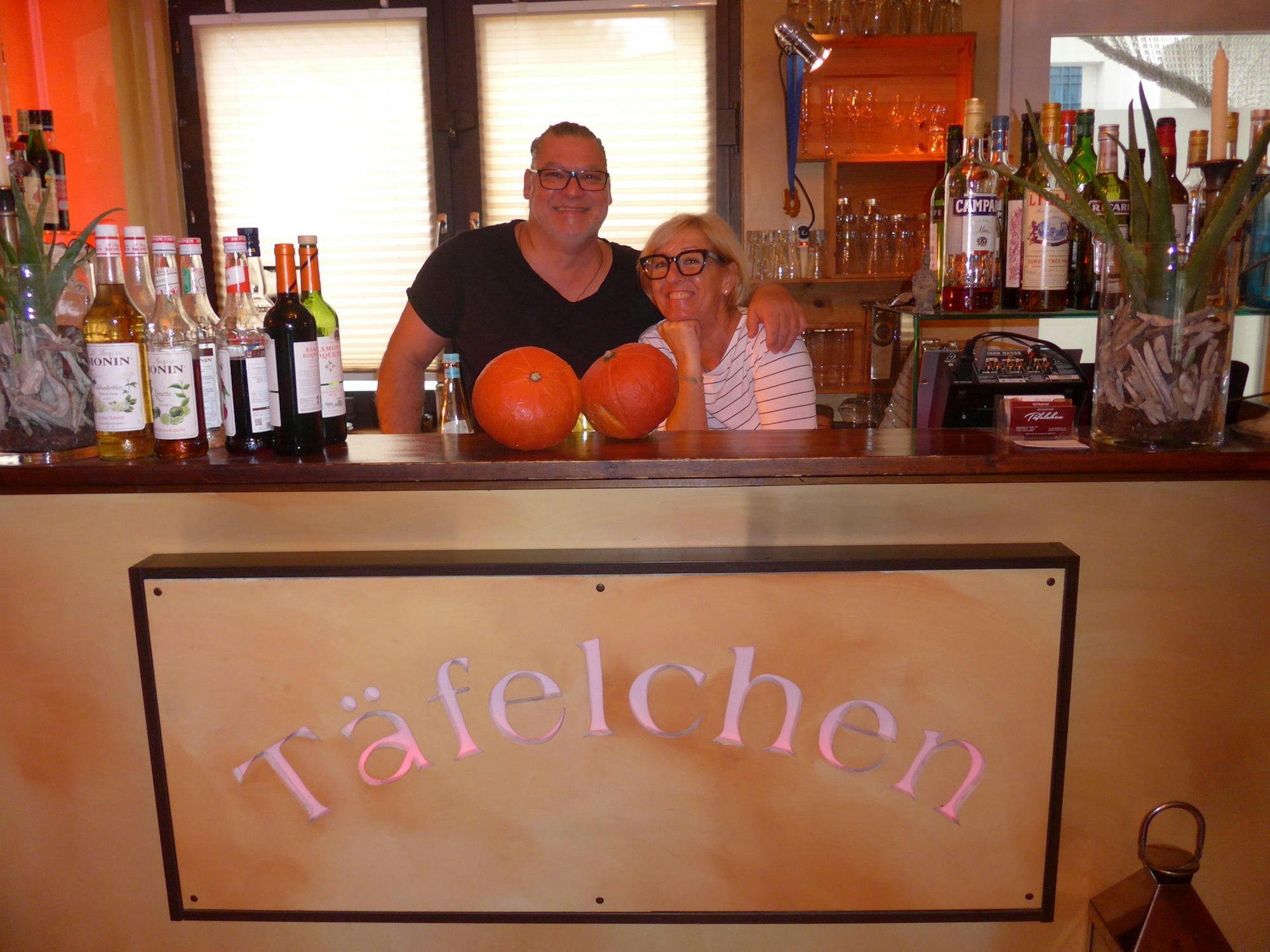 Alex Wlodek und Marion Sonntag betreiben in Pulheim-Geyen das Restaurant „Täfelchen“.