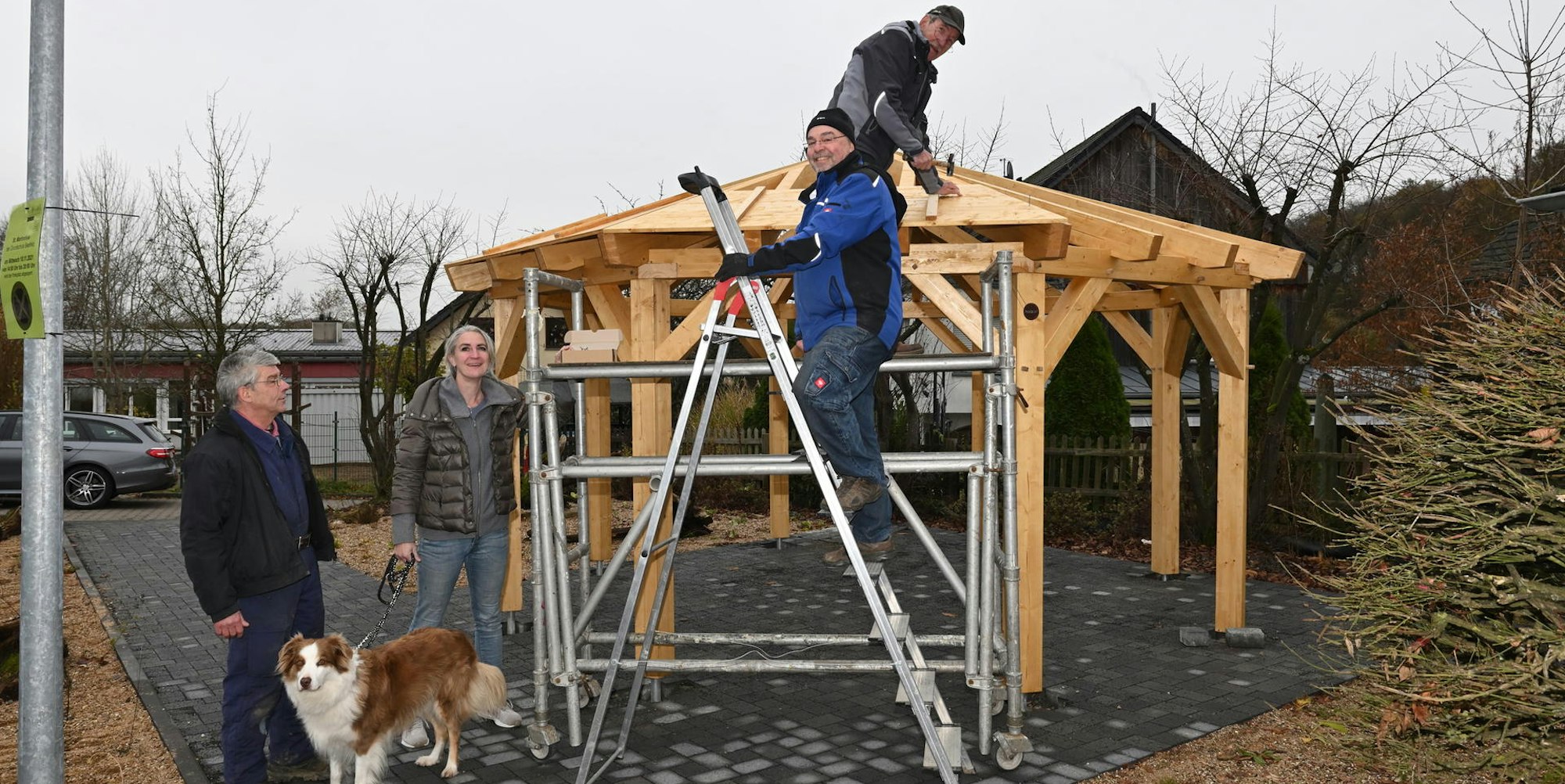 Mit viel Eigenarbeit ist in den vergangenen Wochen der neue Dorfpavillon in Biesfeld entstanden.
