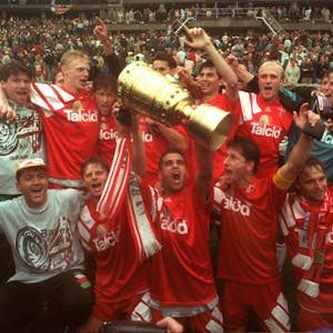 DFB Pokalfinale für Geschichtsserie90er