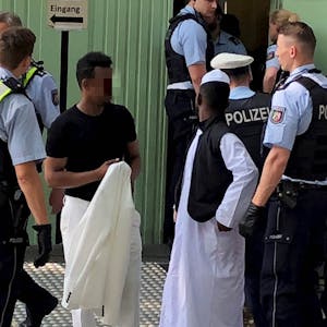 Nach der Überprüfung der Personalien konnten die Muslime die Wache am Hauptbahnhof wieder verlassen.
