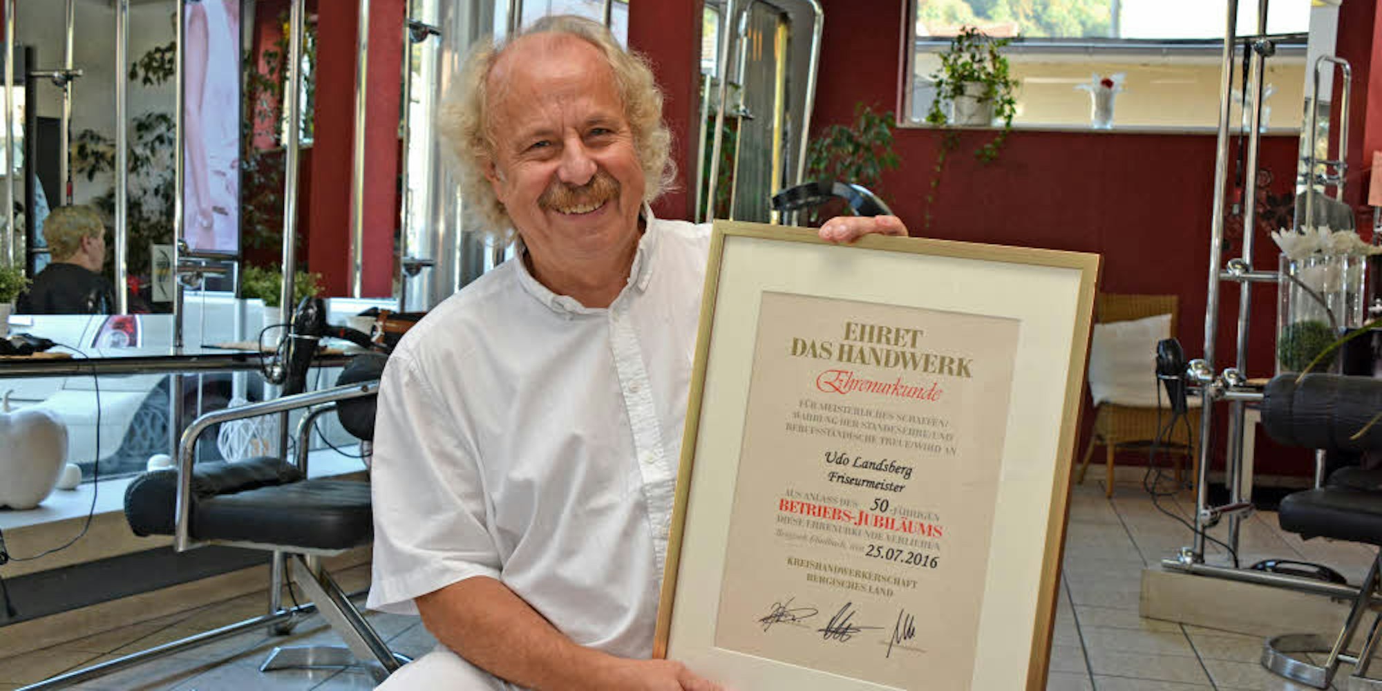 Er ehrt sein Handwerk: Udo Landsberg feiert sein 50-jähriges Betriebsjubiläum.