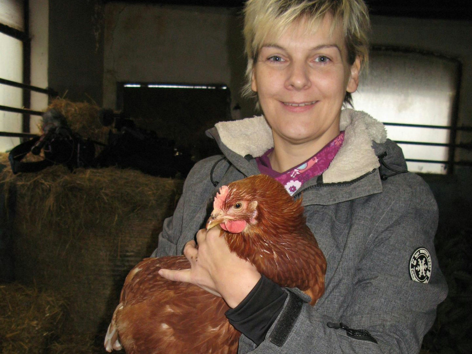 Huhnmieterin Daniela Laatzen hat ihre Henne Dorie genannt.